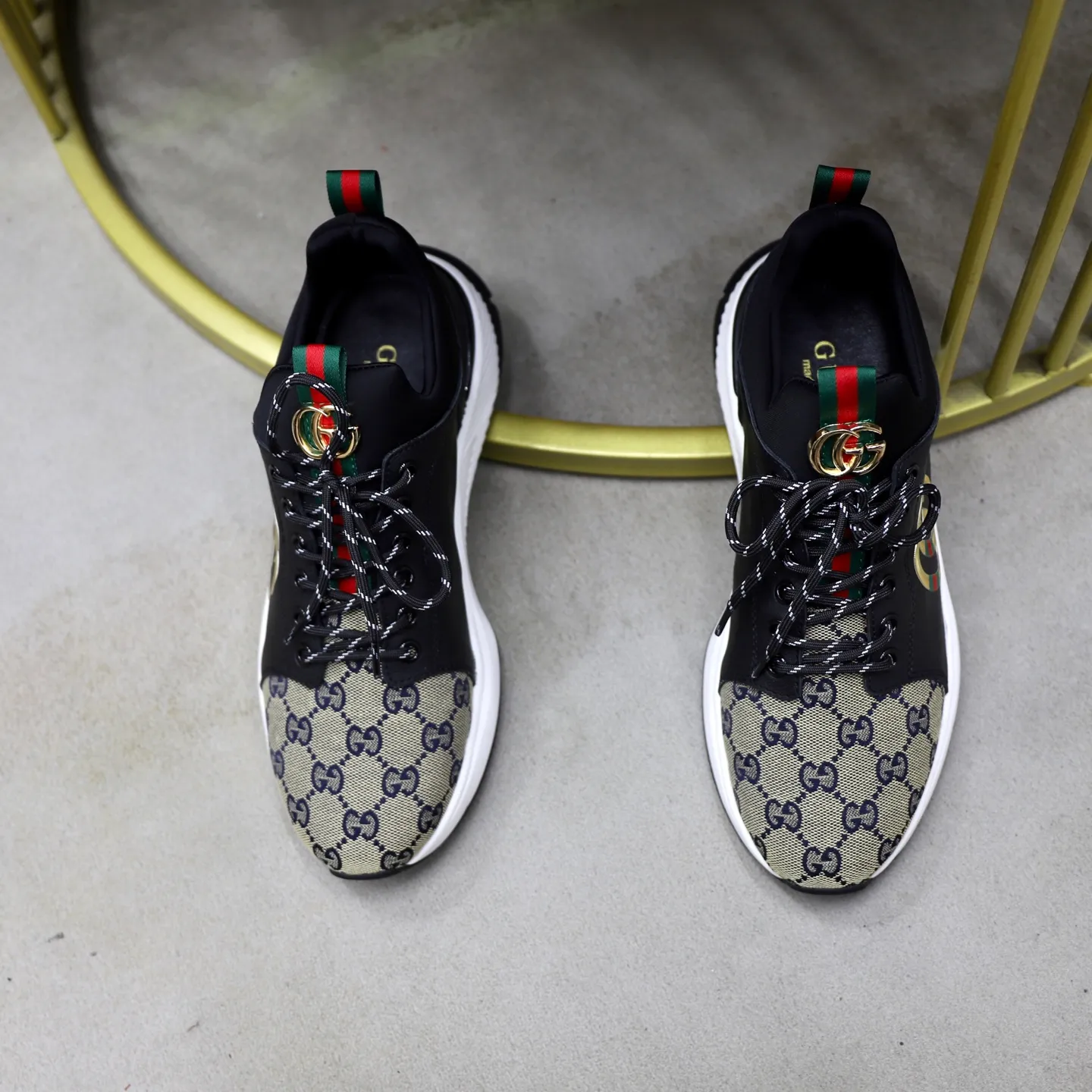 Ex-factory price: 462💰🙅‍♂️🙅‍♂️🙅‍♂️ Brand: GUCCI Standard code: 38-44 (45 customized) Grade: Same as the official website Material: Original material splicing Comfortable and breathable lining Lightweight and wear-resistant sports outsole Style category: Men's fashionable casual shoes Running sneakers Distinguished luxury brand elements Top luxury Color: actual picture color